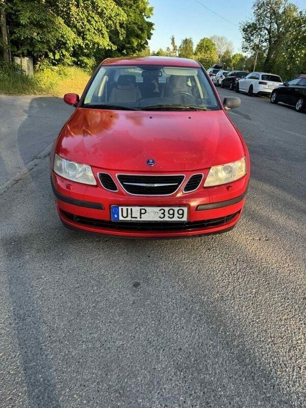 Röd Begagnad 2004 Saab 9-3 Linear Sedan | 5 400 kr - Bild 1/4