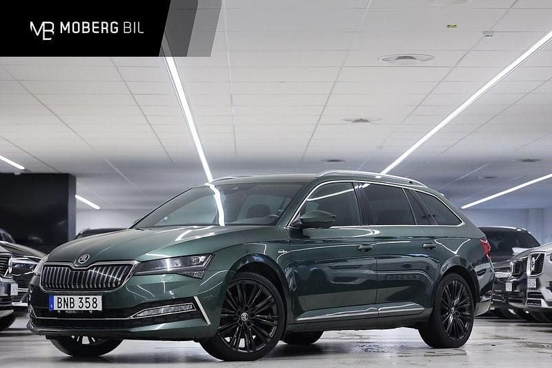 Grön Begagnad 2021 Skoda Superb Business Line Kombi | 279 900 kr (Marknadspris) - Bild 1/3