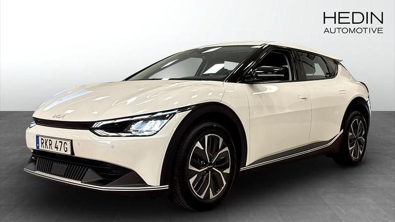 Vit (white) Begagnad 2022 Kia EV6 SUV | 389 500 kr - Bild 1/4