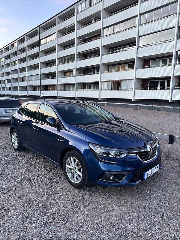 Blå Begagnad 2018 Renault Mégane IV Halvkombi | 99 900 kr (Marknadspris) - Bild 1/4