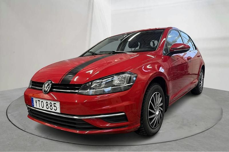 Röd Begagnad 2019 VW Golf VII | 164 800 kr (Marknadspris) - Bild 1/4