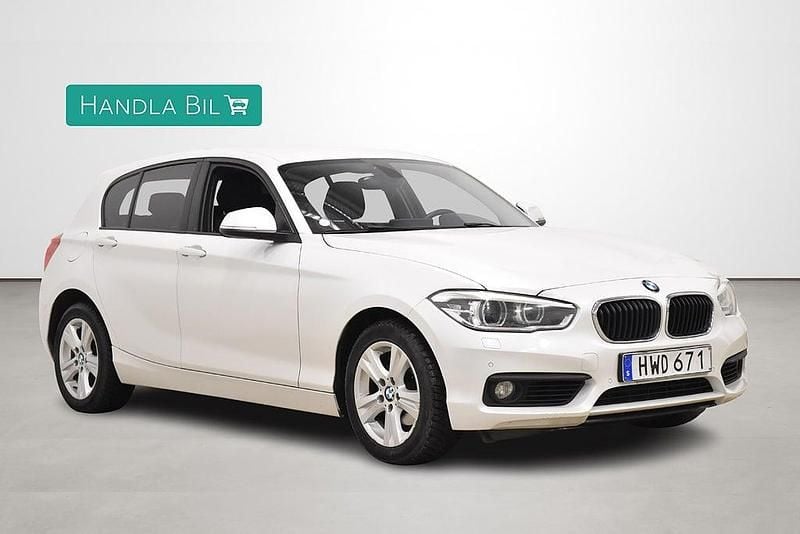 Begagnad BMW 118 Advantage 150 HK (110 kW) 2016 Vit Halvkombi