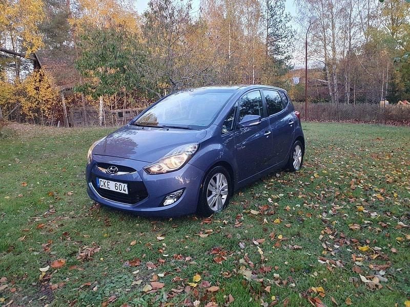 Blå Begagnad 2012 Hyundai ix20 Edition Halvkombi | 72 000 kr (Marknadspris) - Bild 1/4