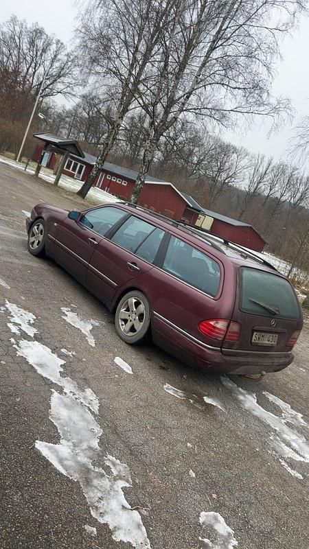 Begagnad Mercedes E430 279 HK (205 kW) 1998 Sedan