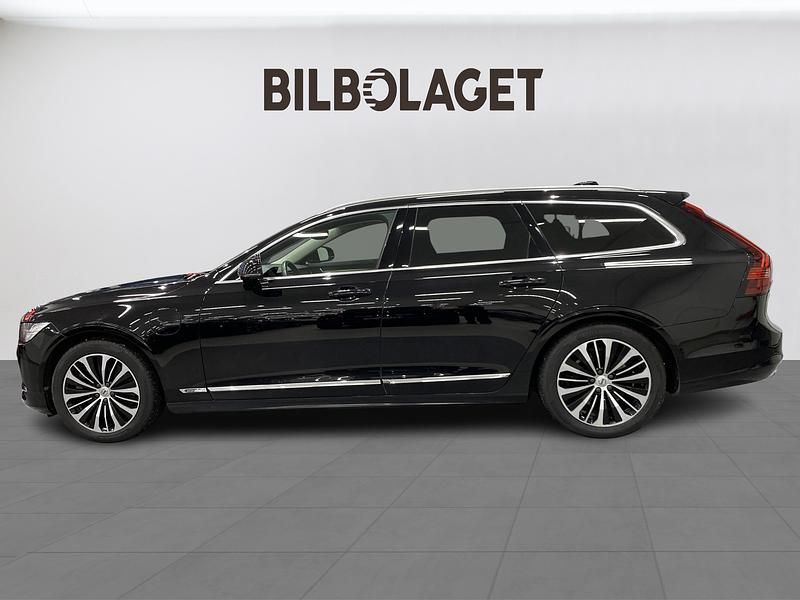 Begagnad Volvo V90 Core 349 HK (256 kW) 2023 Svart Kombi
