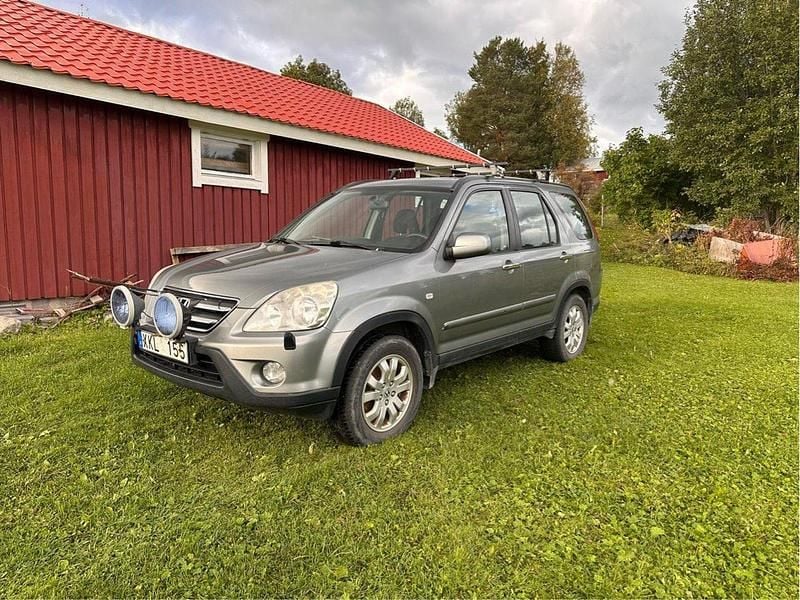 Grå Begagnad 2006 Honda CR-V SUV | 26 500 kr (Bra pris) - Bild 1/4