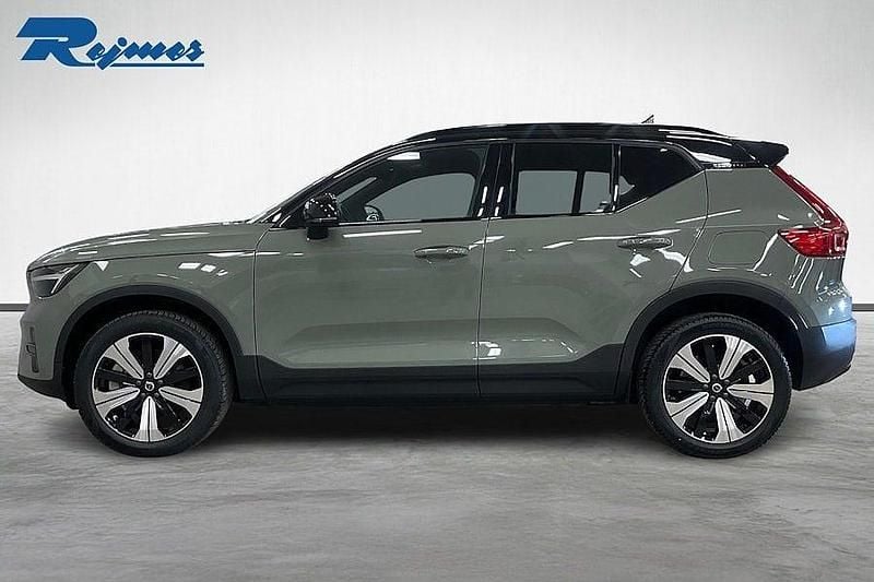 Begagnad Volvo XC40 Core 185 kW (252 HK) 2023 Grön SUV