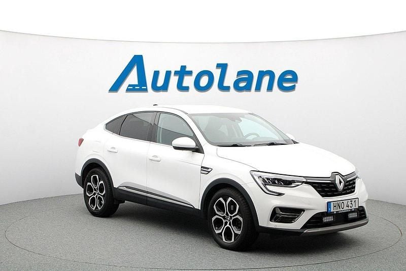 Vit Begagnad 2022 Renault Arkana SUV | 229 900 kr (Marknadspris) - Bild 1/3