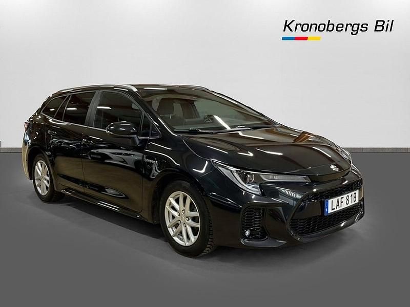 Begagnad Suzuki Swace 122 HK (89 kW) 2021 Svart Kombi