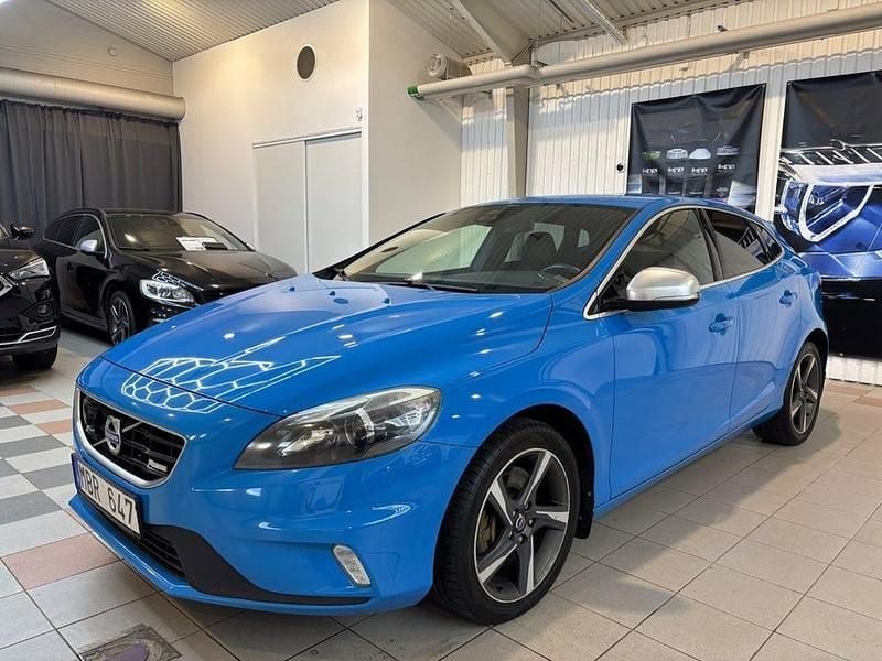 Begagnad Volvo V40 R-Design 254 HK (186 kW) 2013 Blå Halvkombi