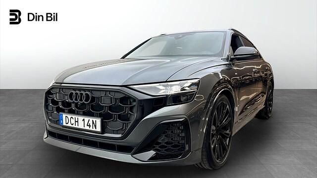 Grå Ny 2025 Audi Q8 Sport SUV | 1 049 000 kr (Marknadspris) - Bild 1/4