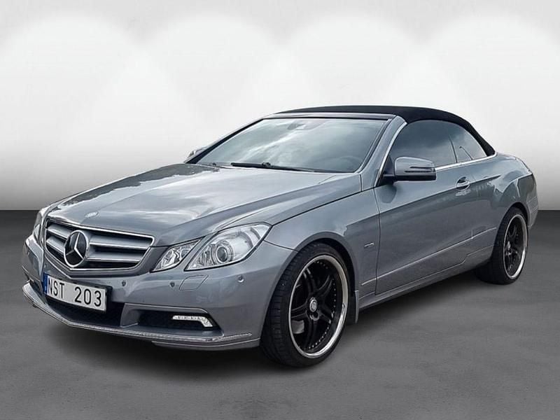 Silver Begagnad 2011 Mercedes E350 Cab | 249 900 kr (Dyr) - Bild 1/4