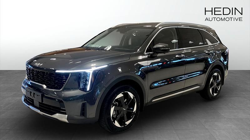 Grå (grey) Ny 2025 Kia Sorento Advance SUV | 692 900 kr - Bild 1/4