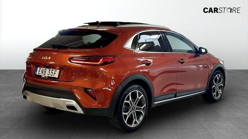 Begagnad Kia XCeed Advance 141 HK (103 kW) 2022 Orange SUV