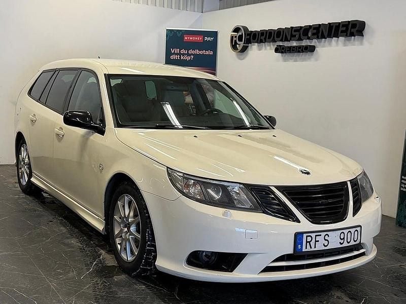 Vit Begagnad 2008 Saab 9-3 Vector Kombi | 39 900 kr (Marknadspris) - Bild 1/4