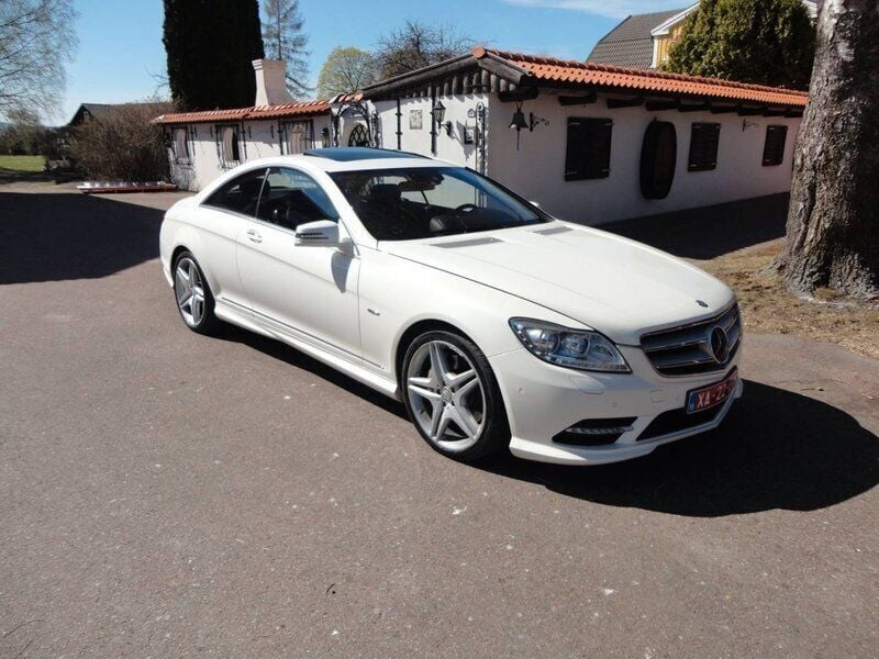 Begagnad Mercedes CL500 AMG 436 HK (320 kW) 2010 Vit Sportkupé