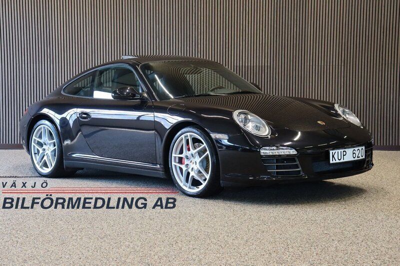 Svart Begagnad 2010 Porsche 911 Carrera 4S Sport Sportkupé | 995 000 kr (Dyr) - Bild 1/4