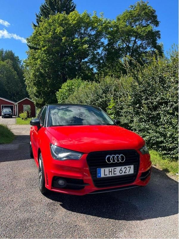 Röd Begagnad 2014 Audi A1 Sportback S-Line Halvkombi | 114 900 kr (Marknadspris) - Bild 1/4