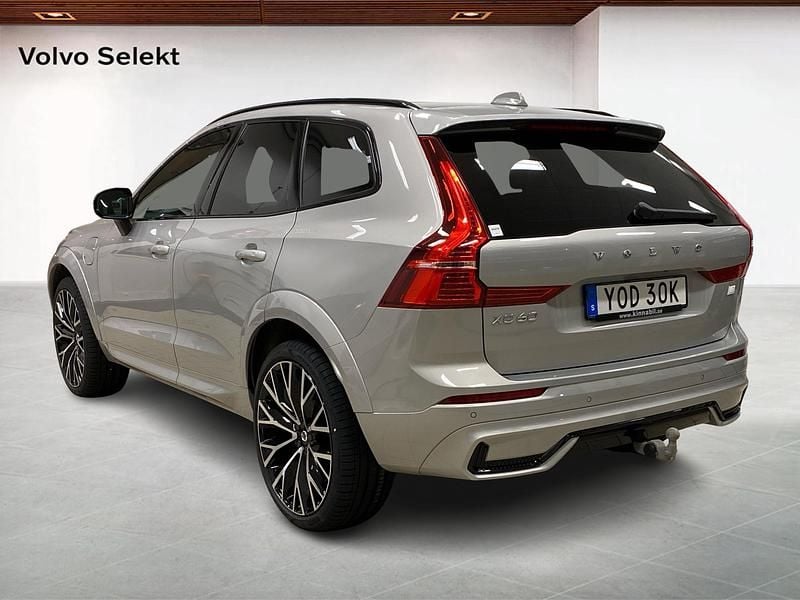 Begagnad Volvo XC60 R-Design 344 HK (253 kW) 2022 Silver SUV