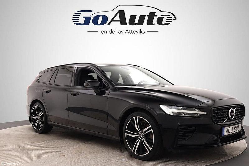 Svart Begagnad 2021 Volvo V60 R-Design Kombi | 329 500 kr (Marknadspris) - Bild 1/4