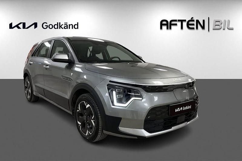 Begagnad Kia e-Niro 150 kW (204 HK) 2024 Grå SUV