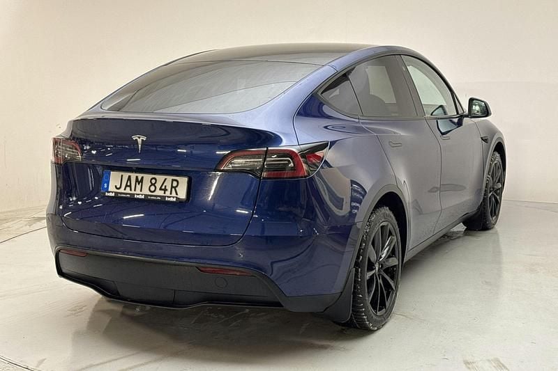 Begagnad Tesla Model Y RWD 219 kW (299 HK) 2023 Blå SUV