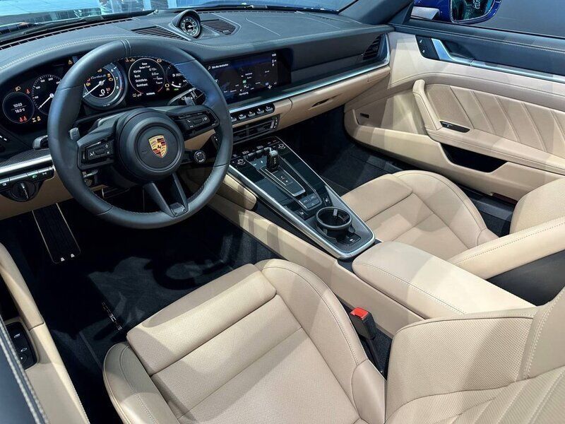 Begagnad Porsche 911 Turbo S Cabriolet 650 HK (478 kW) 2022 Blå Cab