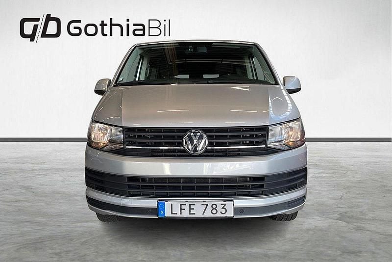 Begagnad VW Caravelle Trendline 150 HK (110 kW) 2015 Silver Minibuss