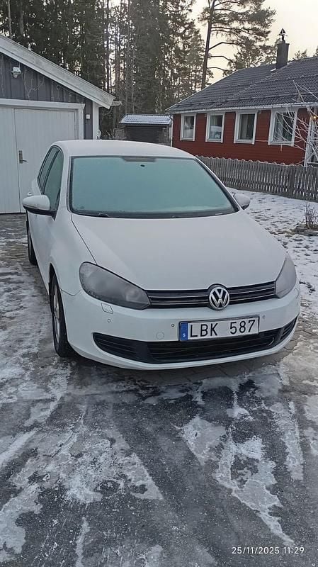 Begagnad 2011 VW Golf VI Halvkombi | 47 000 kr (Marknadspris) - Bild 1/4