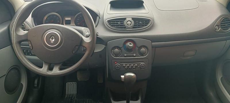 Begagnad Renault Clio R.S. 112 HK (82 kW) 2007 Halvkombi