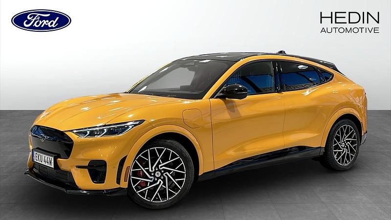 Orange Begagnad 2021 Ford Mustang Mach-E GT SUV | 499 900 kr (Marknadspris) - Bild 1/4