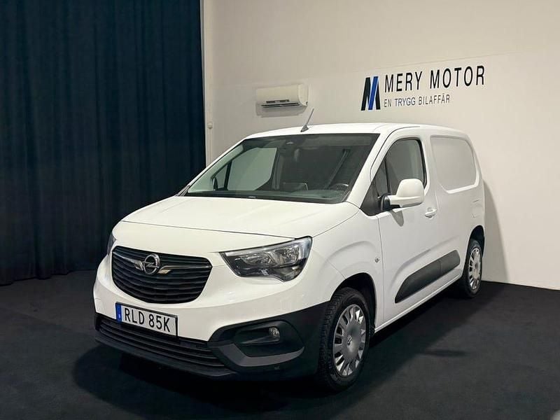 Vit Begagnad 2020 Opel Combo Van | 124 800 kr (Marknadspris) - Bild 1/4