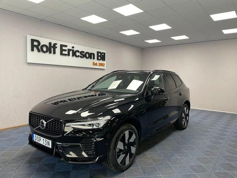 Svart Begagnad 2025 Volvo XC60 Plus SUV | 569 500 kr (Dyr) - Bild 1/4