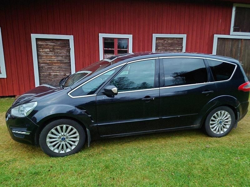 Svart Begagnad 2012 Ford S-MAX Business Edition Minibuss | 62 000 kr (Bra pris) - Bild 1/2