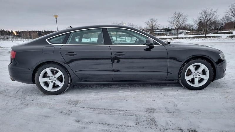 Begagnad Audi A5 Sportback 211 HK (155 kW) 2011 Sapphire black Halvkombi
