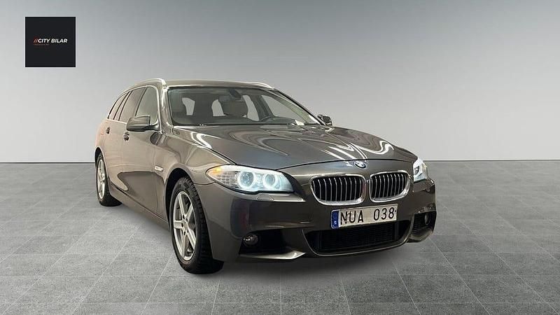 Begagnad BMW 525 218 HK (160 kW) 2011 Brun Kombi