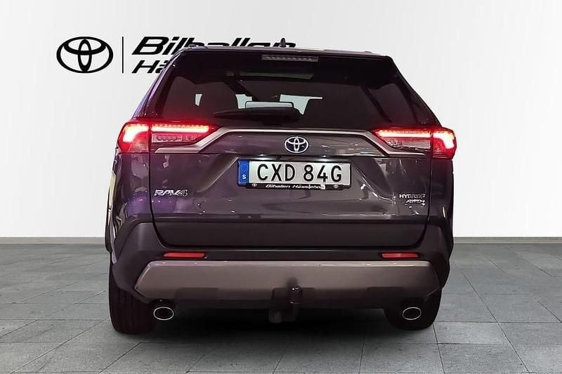 Begagnad Toyota RAV4 Hybrid 224 HK (164 kW) 2021 Grå SUV