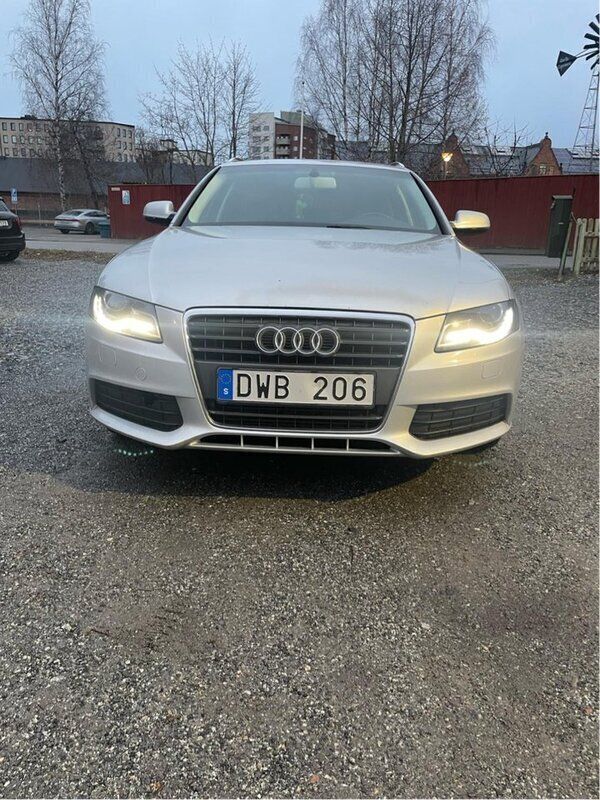 Silver Begagnad 2010 Audi A4 Kombi | 55 000 kr (Marknadspris) - Bild 1/4