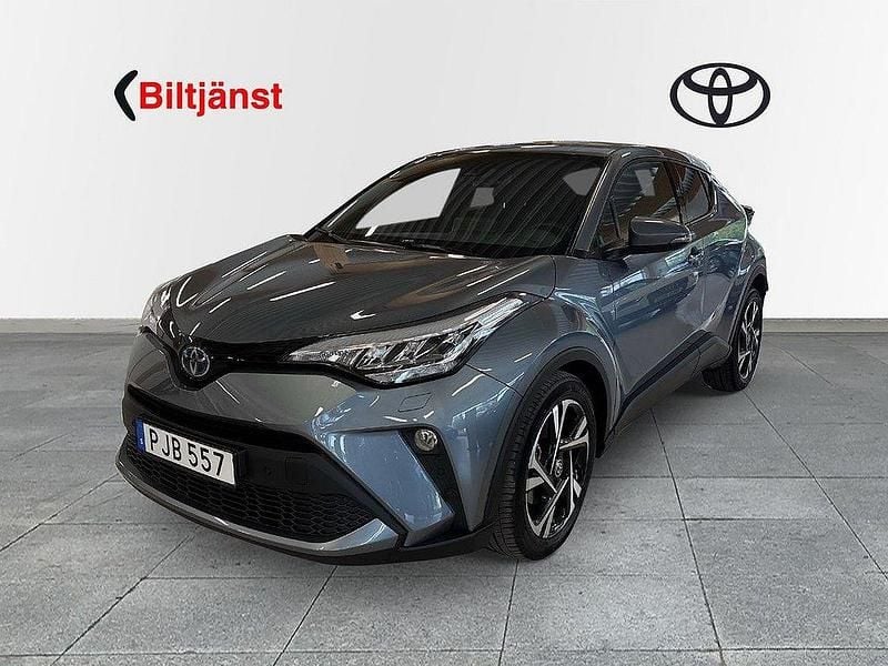 Grå Begagnad 2023 Toyota C-HR SUV | 289 000 kr (Marknadspris) - Bild 1/4