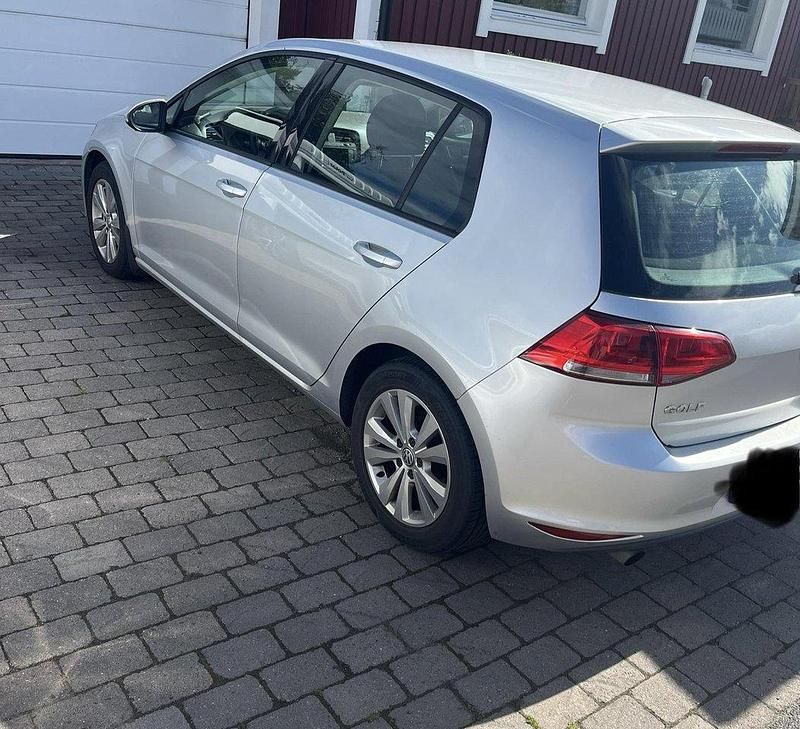 Silver Begagnad 2013 VW Golf VII Halvkombi | 69 000 kr (Marknadspris) - Bild 1/2