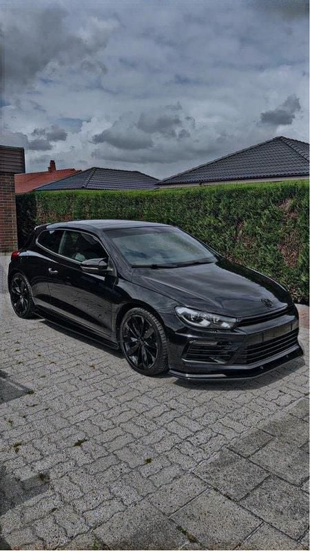 Svart Begagnad 2016 VW Scirocco R Sportkupé | 229 500 kr (Marknadspris) - Bild 1/4