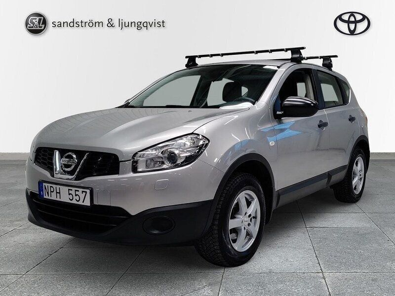 Silver Begagnad 2010 Nissan Qashqai SUV | 102 000 kr (Dyr) - Bild 1/4