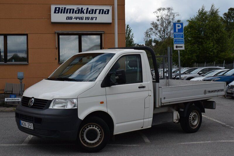 Vit Begagnad 2005 VW T5 S Van | 89 000 kr (Lite dyr) - Bild 1/4
