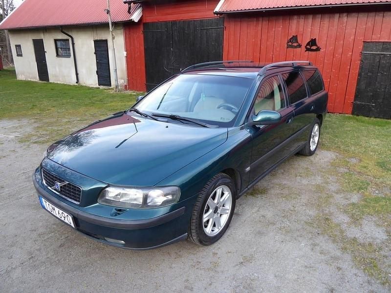 Begagnad 2002 Volvo V70 Kombi | 12 500 kr (Superpris) - Bild 1/4