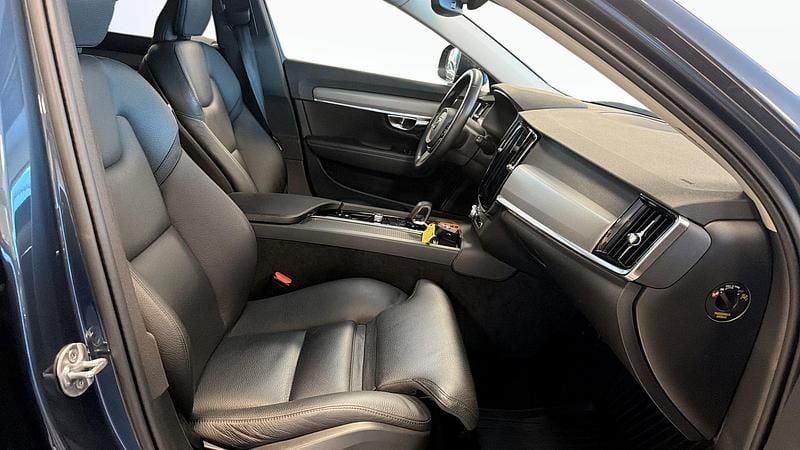 Begagnad Volvo V90 CC 197 HK (144 kW) 2023 Blå Kombi