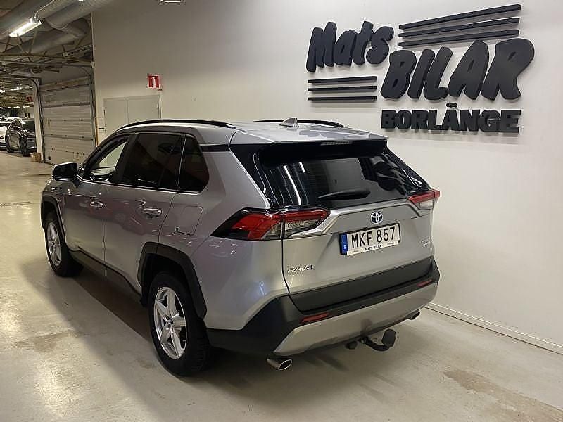 Begagnad Toyota RAV4 178 HK (130 kW) 2022 Silver SUV