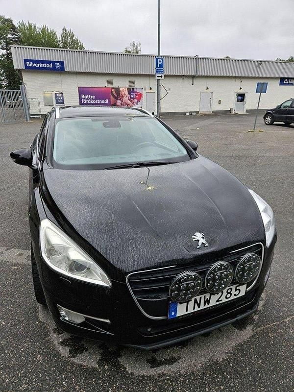 Svart Begagnad 2012 Peugeot 508 Kombi | 52 000 kr (Marknadspris) - Bild 1/4