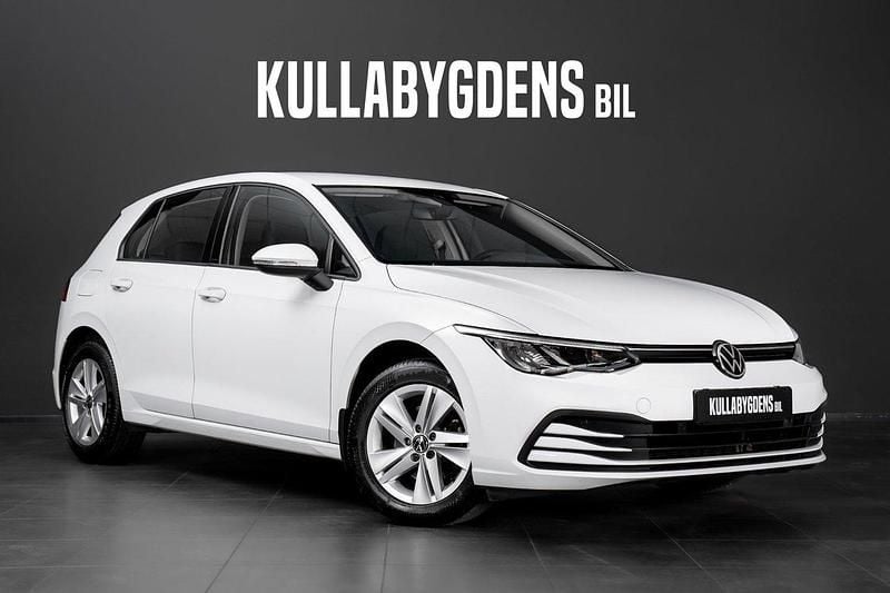Vit Begagnad 2020 VW Golf VIII Halvkombi | 164 900 kr (Marknadspris) - Bild 1/4