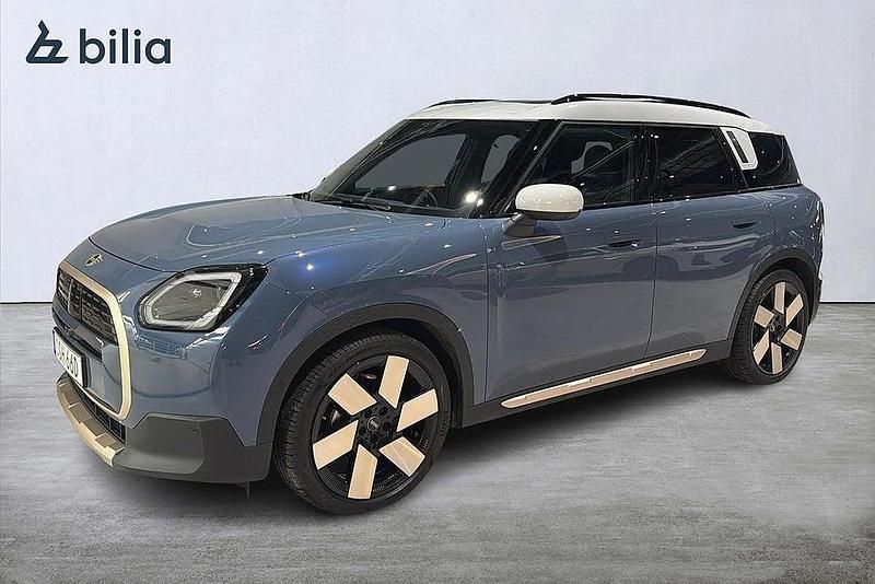 Blå Begagnad 2024 Mini Countryman Favoured SUV | 548 800 kr - Bild 1/3