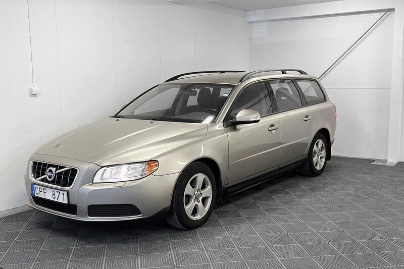Ljusbrun Begagnad 2010 Volvo V70 SE Kombi | 49 700 kr (Marknadspris) - Bild 1/4